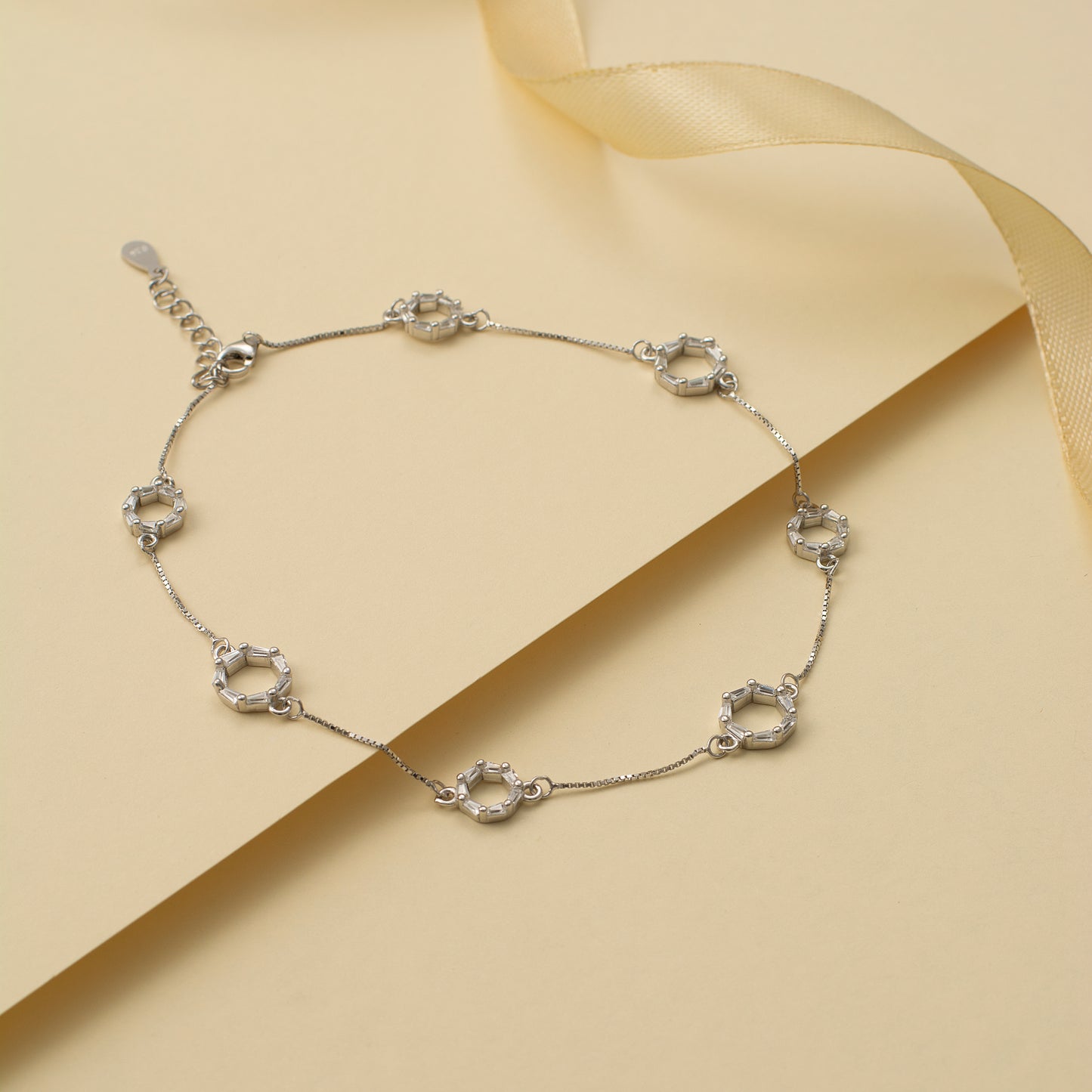 Diamond-Encrusted Circular Motifs Silver Anklet