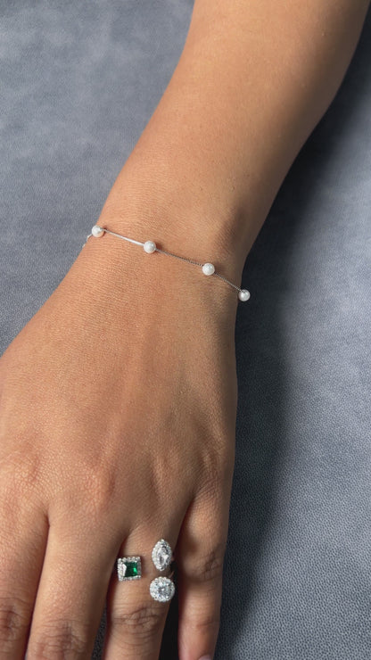 1 Layer SilverGlow Pearl Bracelet